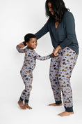 Load image into Gallery viewer, Snooze Crew Women's Jogger Pants - Jammie Session