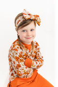 Load image into Gallery viewer, Falling For Florals Kids Jogger Set
