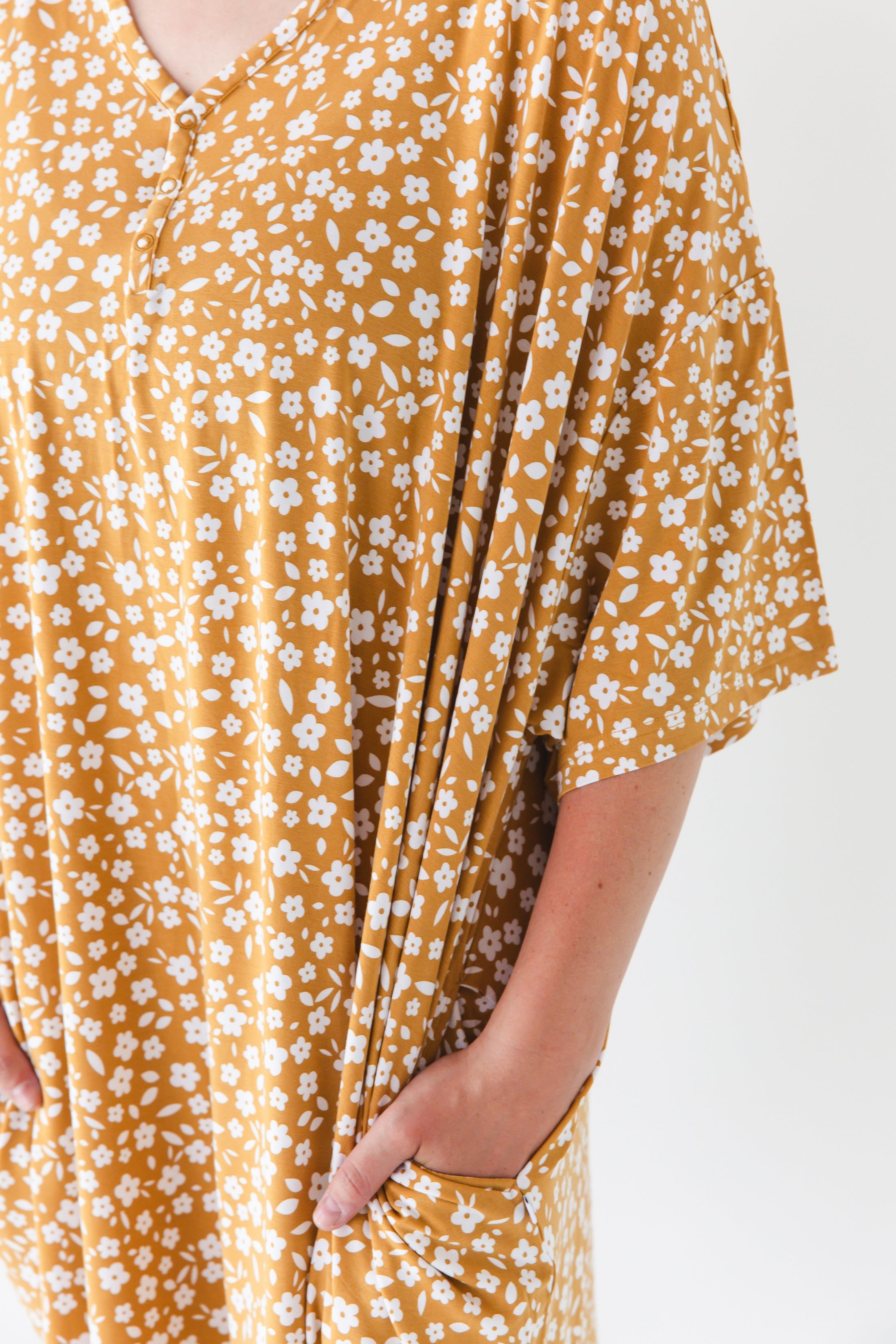 Honey Blooms Women's Muumuu Lounge Tee (ONE SIZE FITS XS - XXL)