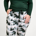 Load image into Gallery viewer, Mountain Mist Women's Jogger Pants
