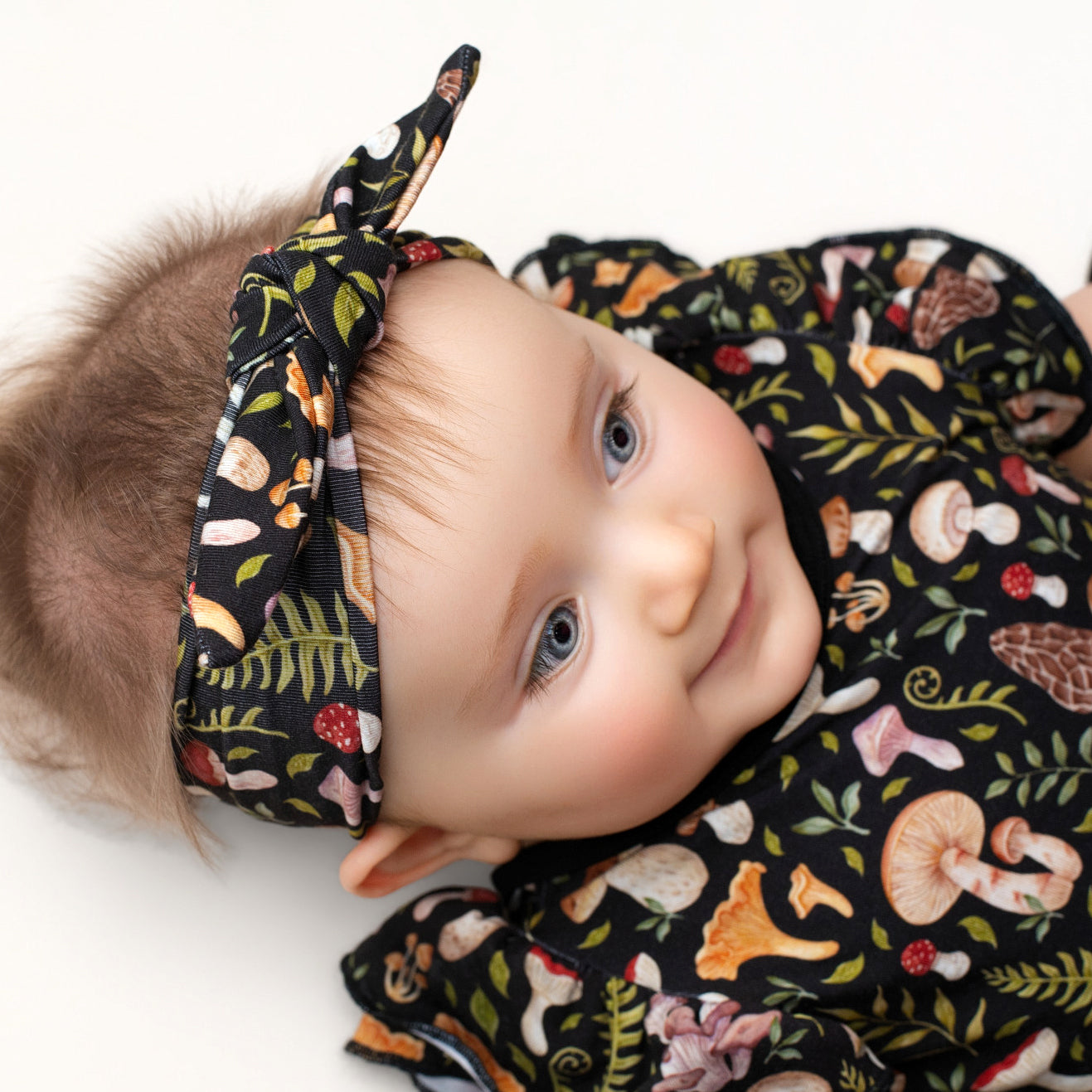 The Jammie Session Mystic Mushrooms Bow is a cute bow headband for your baby.