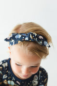 Load image into Gallery viewer, Up Zoo Late Bow - Jammie Session
